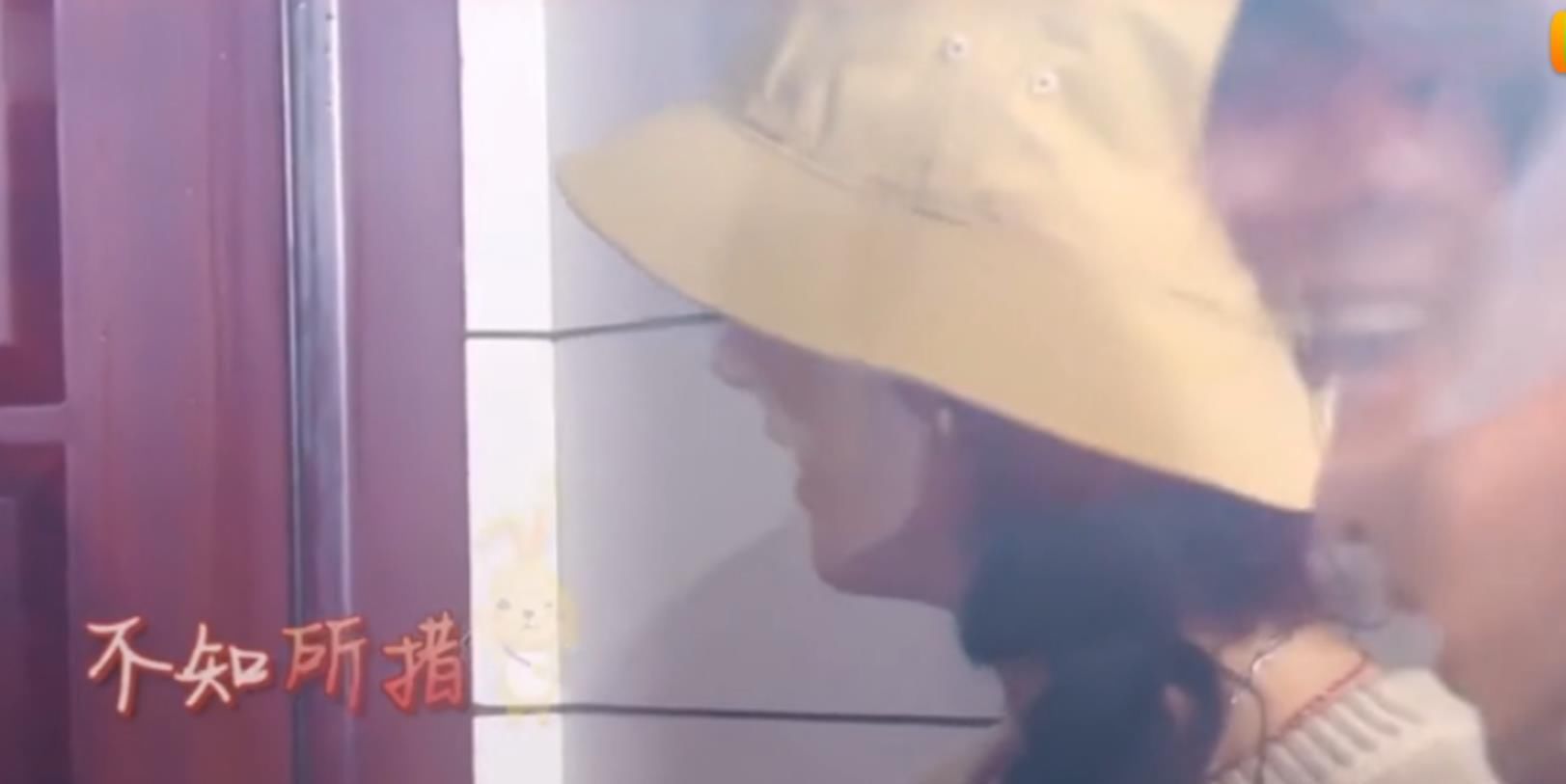  素养|《中餐厅》赵丽颖意外触发铃声，下意识说了三个字，这素养绝了