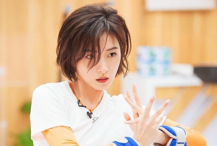  黄龄|《浪姐》：黄龄不满蓝盈莹，选择更强团友，一举翻身！