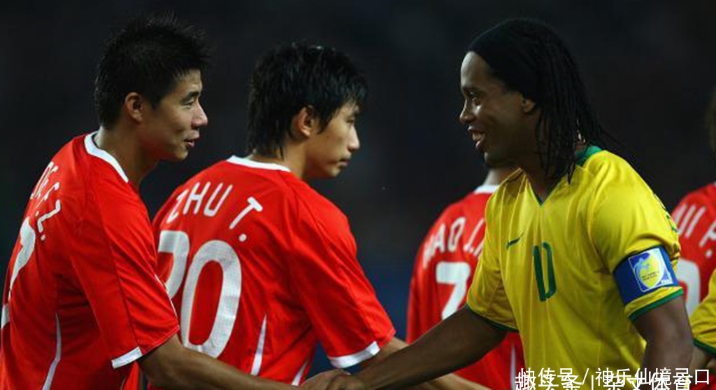  金靴|中国球员也能在欧洲拿金靴！31岁退役留下遗憾，名气不输武磊