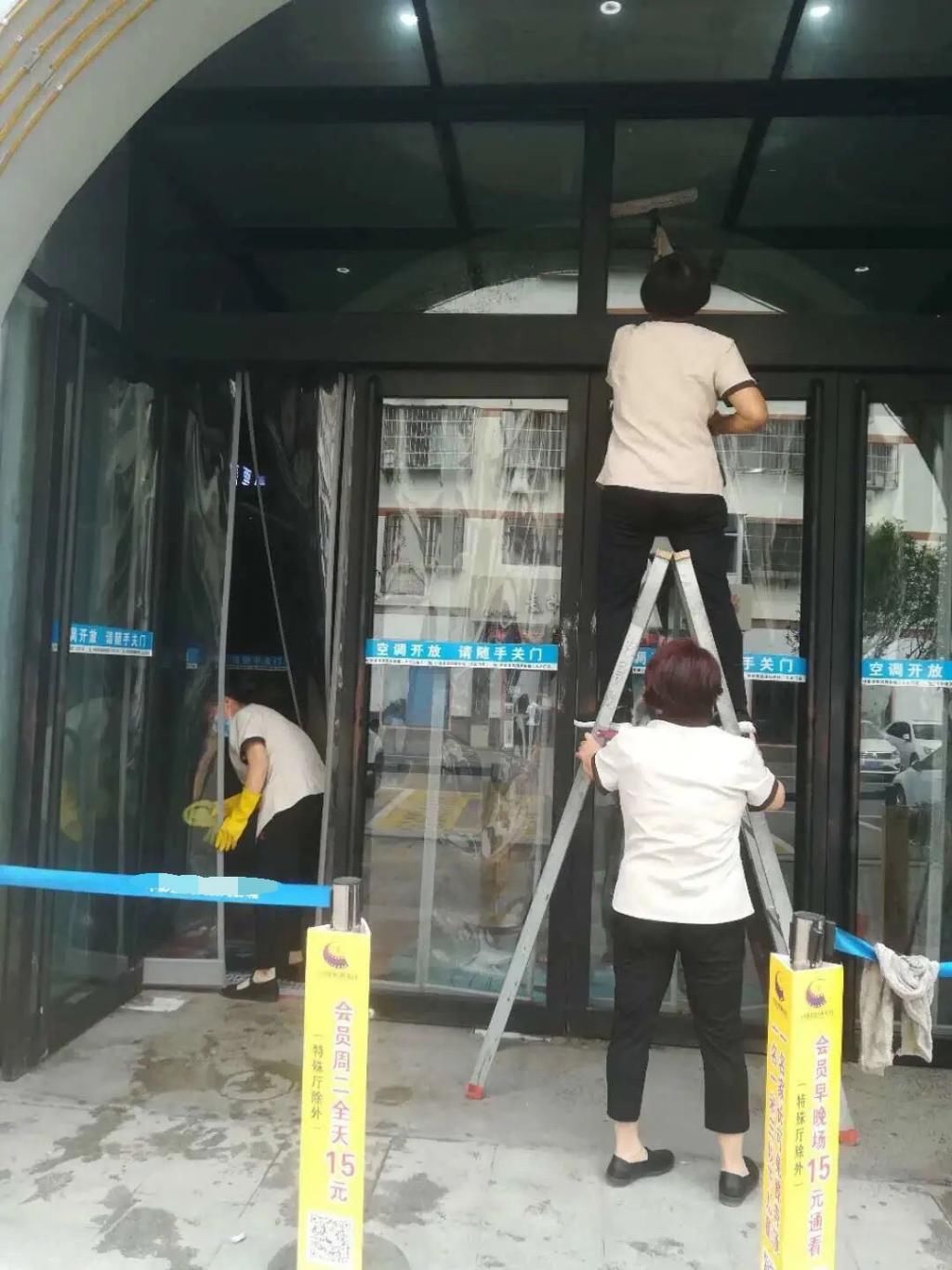  赔钱|复工后的影视人：月亏损增加20万，赔钱也要攒人气