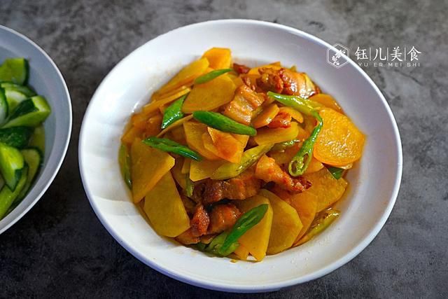  饭菜|妻子做饭，饭菜晒到朋友圈还大火了一把，网友：有烟火气又诱人