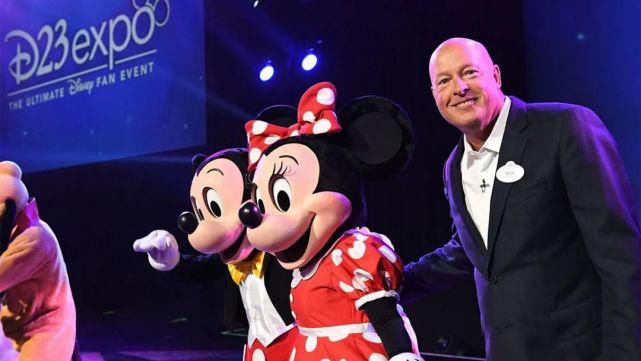  发行|《花木兰》“转网”背后，百年好莱坞迎接发行模式新拐点