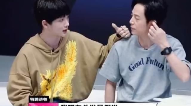  南遮|上跑男不允许染发？周震南遮金发的方式亮了，掉水里那刻笑出猪叫