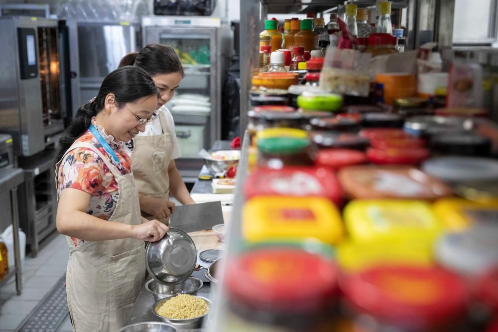 美食|交大硕士从联合利华、百盛跳槽到盒马，研发出喜茶青团、大闸蟹月饼等网红美食