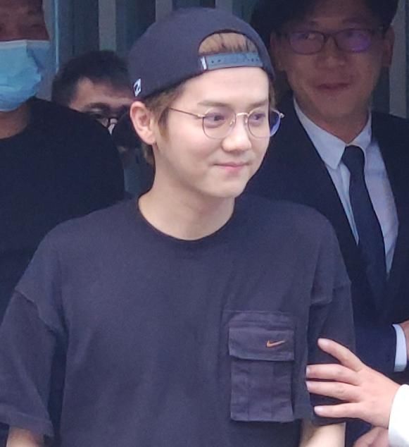  鹿晗|《哈哈哈哈哈》最新路透！鹿晗邓超蹭素人婚礼，素颜状态太能打