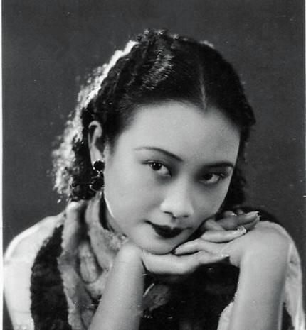  丈夫|母亲是著名影星，丈夫当过总统，她却受尽磨难，晚年寺庙中离世