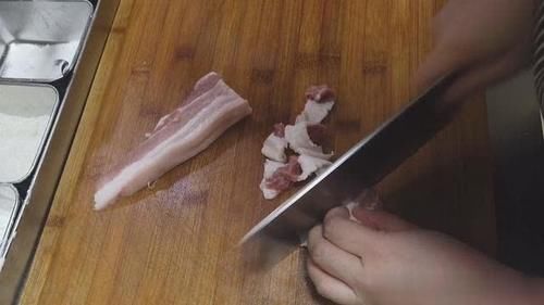  上桌|红薯粉条家常菜做法来啦！一大盘子菜，上桌瞬间被抢光