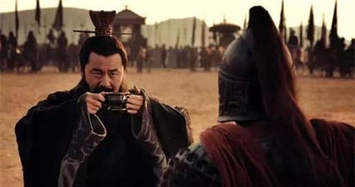 关羽|徐晃可平许褚关羽，为何只能接颜良20招？其中原因值得推敲