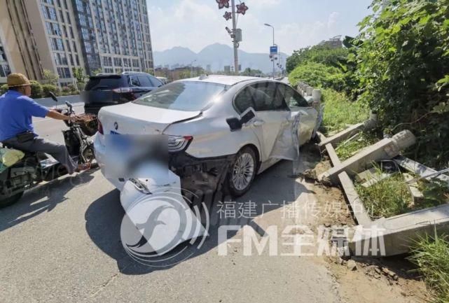  砰砰|砰砰砰砰！福州市区一宝马连撞3车！“它飞一样的过来了”
