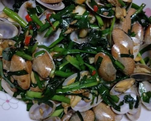  不辣|加它炒的花甲比香辣花甲好吃，不辣但是鲜香让人很有食欲