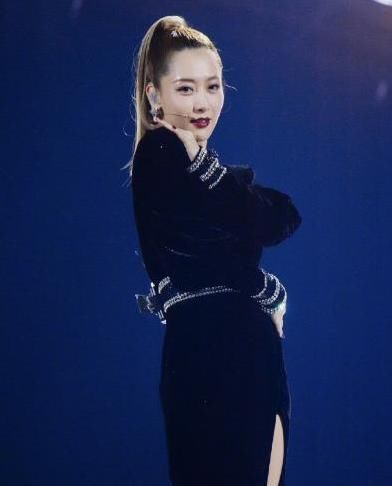  节目组|被封杀还是被淘汰？《浪姐》给白冰全脸打码，惹粉丝怒斥不尊重人