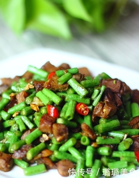 季菜|豇豆这么炒一盘都不够吃,开胃又下饭,应季菜抓住机会要多吃!