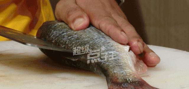 才能|清蒸鱼怎么做才能鲜嫩无腥味?不抹盐、不揭盖、不用碟子蒸!