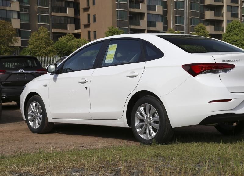 英朗|别克英朗9月份甩出3.18万辆，只要有四缸，谁还看大众桑塔纳