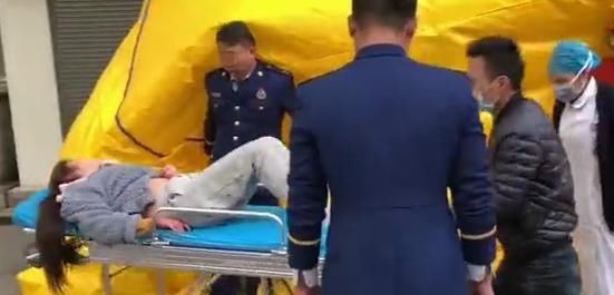 当场|纵身一跃，女子跳楼当场昏迷不醒，前男友闹矛盾了，她还割过腕