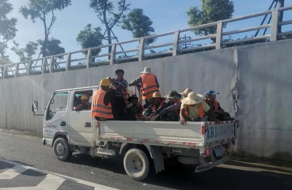  没商量|典型案例| 违法载人罚你没商量！