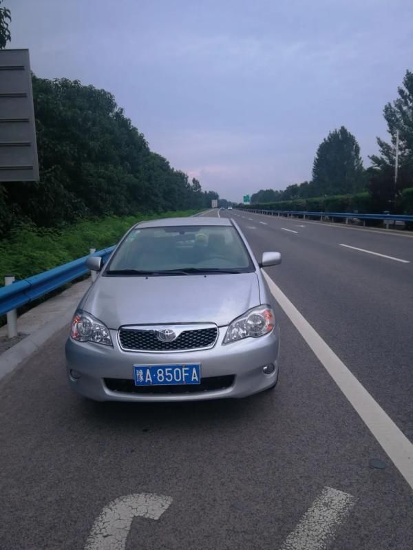  停车|高速公路上停车睡大觉，太危险！