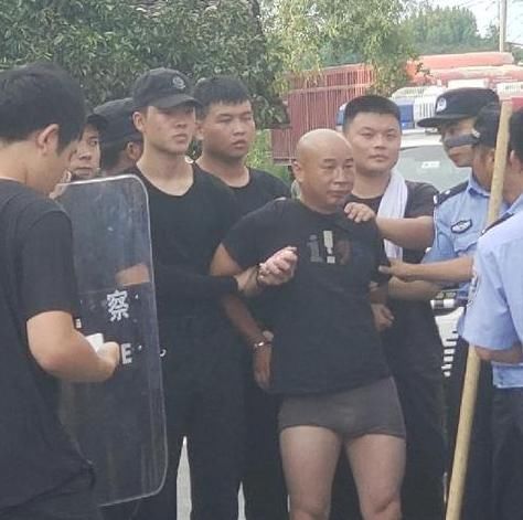 曾春亮|全民喊打的“曾春亮”究竟是个什么样的人，为何刚出狱又走上绝路