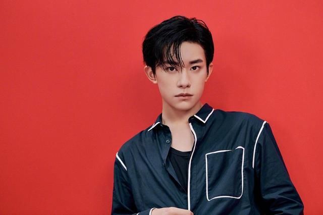  内幕|艺人直播当场穿帮，社交平台竟自动“更新”动态，惊现节目组内幕