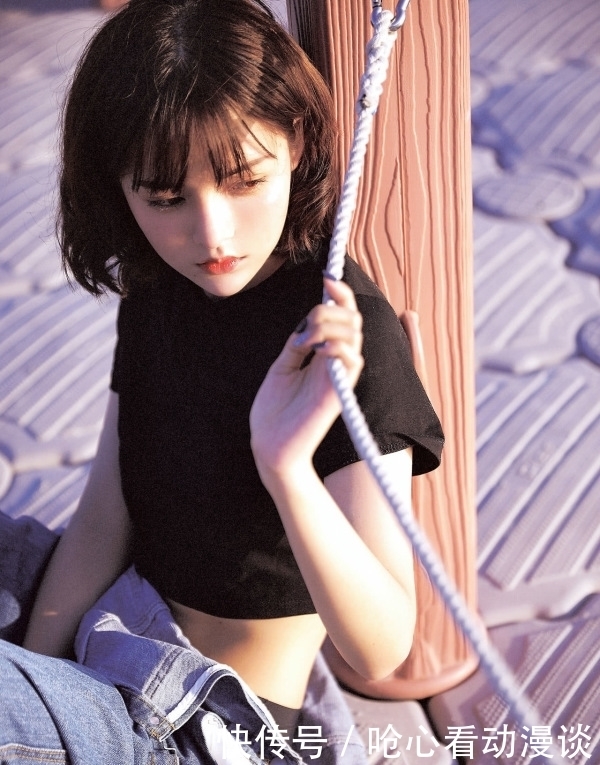 拥抱|拥抱大海的美少女