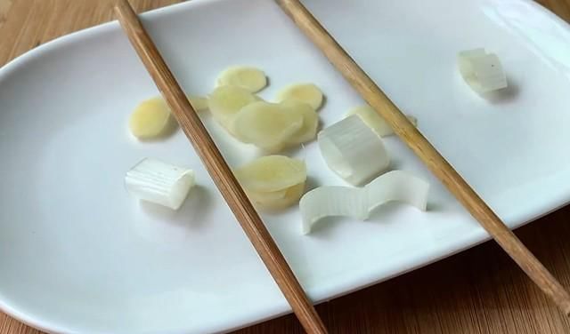 味道鲜美|蒸鱼总是腥味?教你1个小技巧,保证蒸鱼时,鱼无腥味,味道鲜美