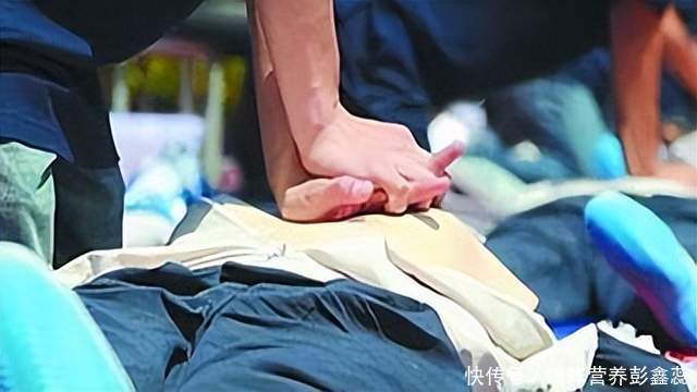为什么越来越多的年轻人“猝死”？有这2种信号，是在向你报警2023