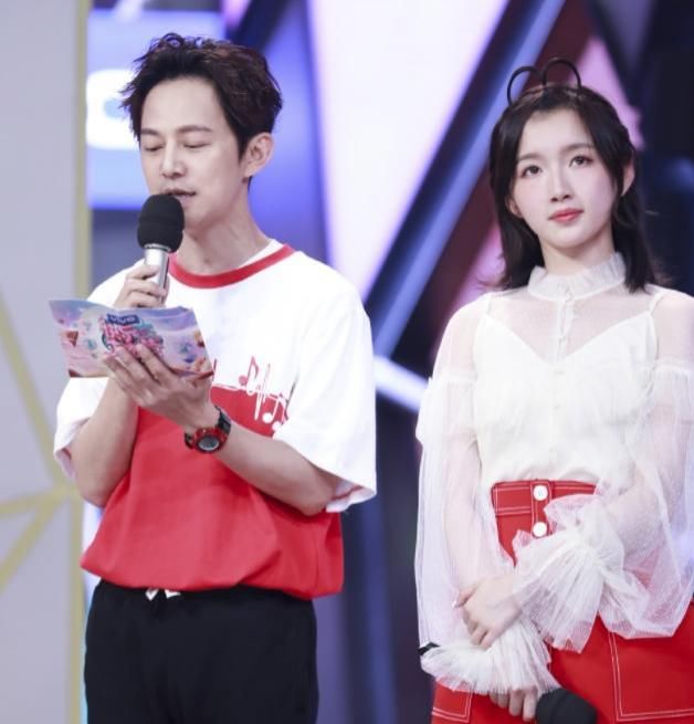  中餐厅|快本疑似取代谢娜被骂，参加中餐厅挽回口碑。李浩菲：我太难了