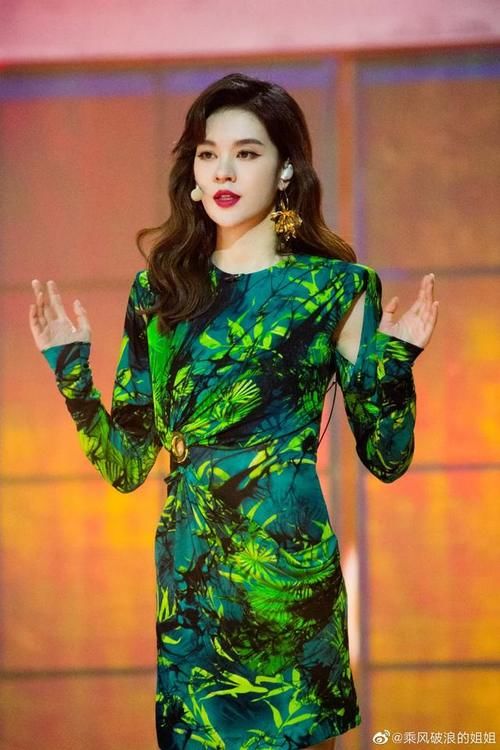  假唱|乘风破浪的姐姐出道即开撕？假唱？成团争议大？宁静怼黄龄？