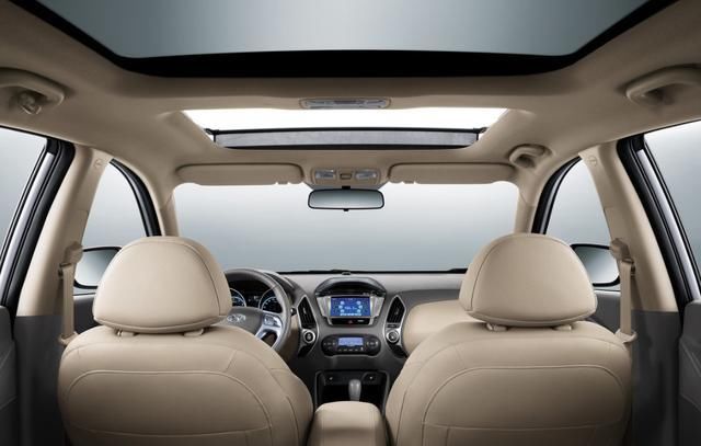 甩开|颜值不够价钱来凑,现代ix35跌破10万,依旧被哈弗H6甩开多条街!