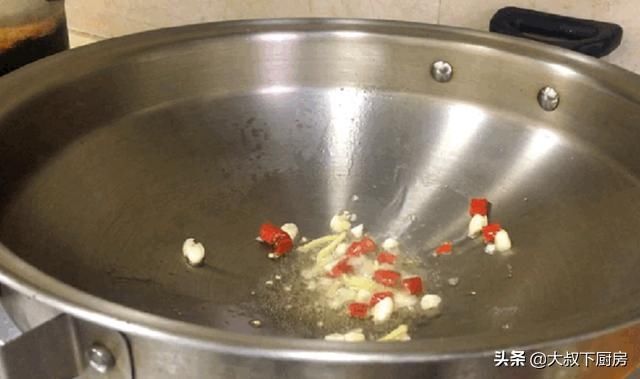  香嫩|苦瓜如何不苦？大叔教你豆豉烧苦瓜，香嫩味美，软糯清甜，超好吃