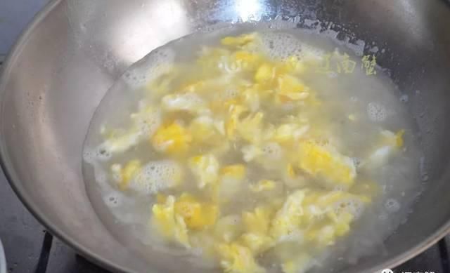  鸡蛋|妈妈做的鸡蛋面，无添加营养好，比方便面好吃多了