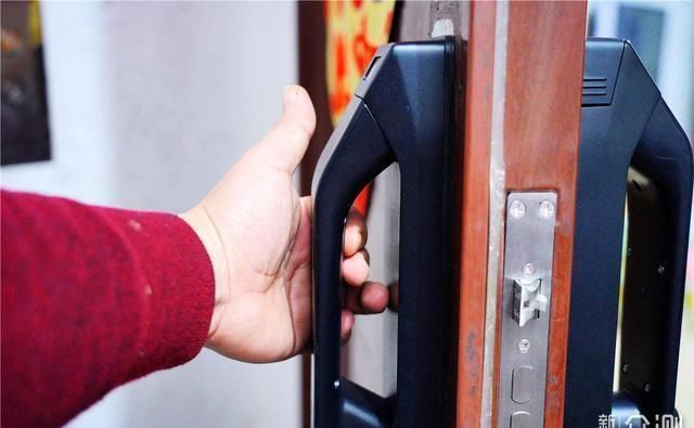 锁体|我的第一款脸部识别智能锁，效果有点意外哦！