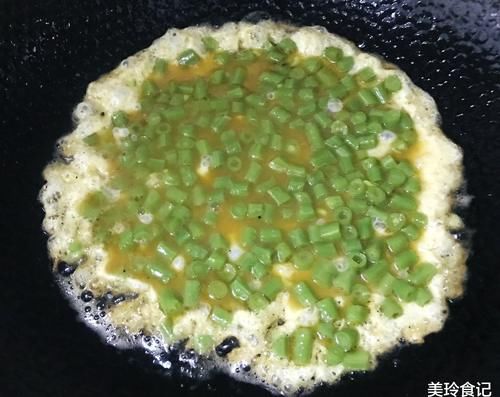 不炒|此菜多给孩子吃，鲜嫩甘甜，不炒不炸简单煮，营养全面还养脾胃