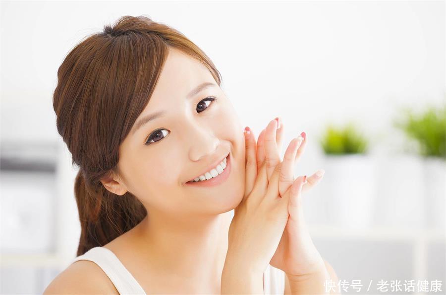 女人丑态的表现(女人出现这四个“丑态”，说明真的老了，不服不行)