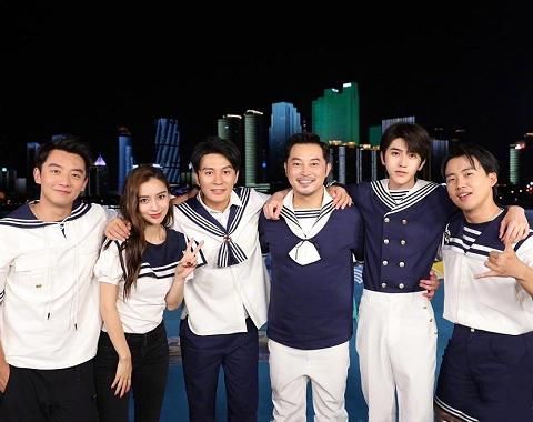 沙溢|沙溢在等电话时,不料却被“手机屏保”抢镜,没想到你是这样的人