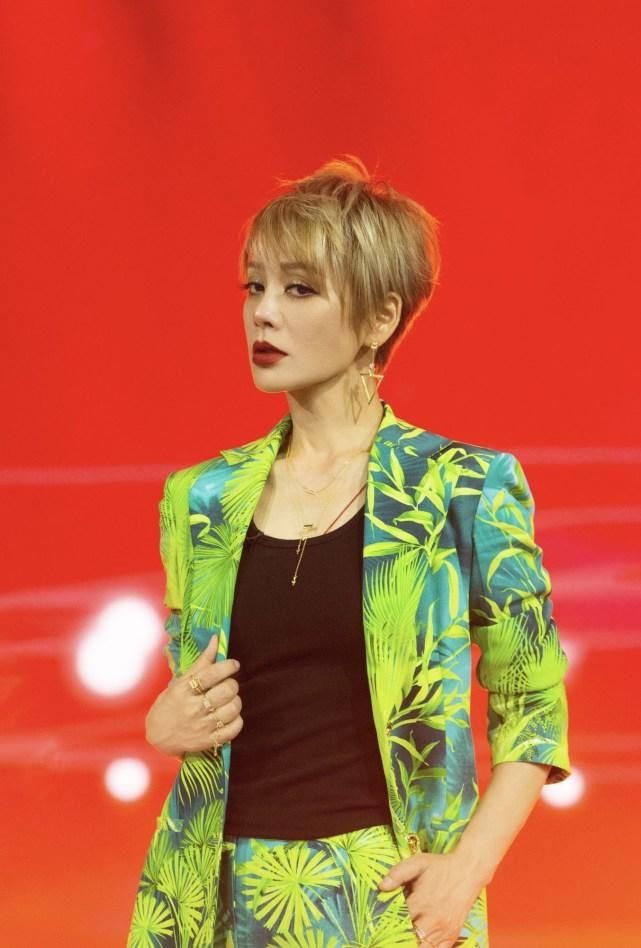  热度|拿了第一却不想成团，节目结束后，她的热度也下降了