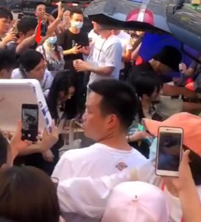  一目了然|《中餐厅4》开录，赵丽颖李浩菲齐聚菜市场，谁更受重视一目了然