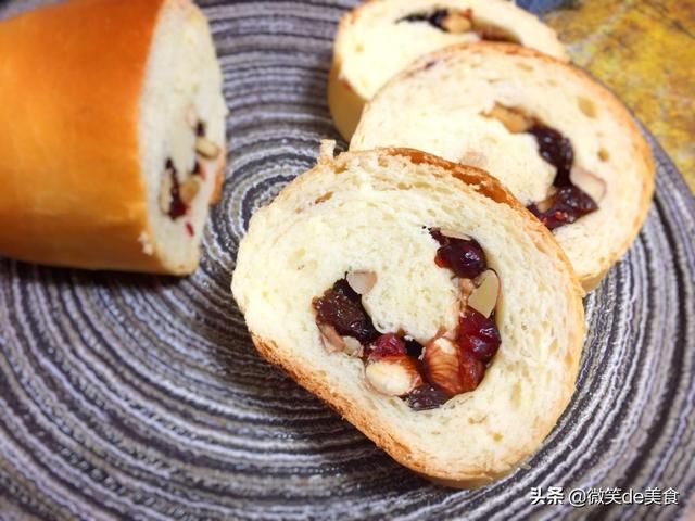  营养|起来做一款坚果面包卷吧，营养又好吃，你一定会喜欢的