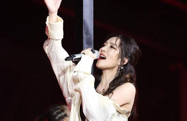 女团出身|《姐姐》观众喜爱度排行公布,专业选手孟佳垫底,网友表示不可能