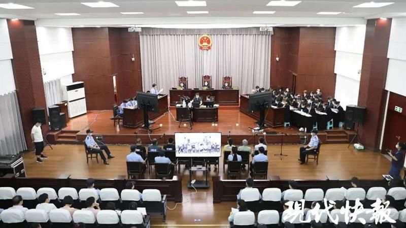 涉黑|垄断非法采砂、勒索、行贿……31人涉黑团伙案开庭审理