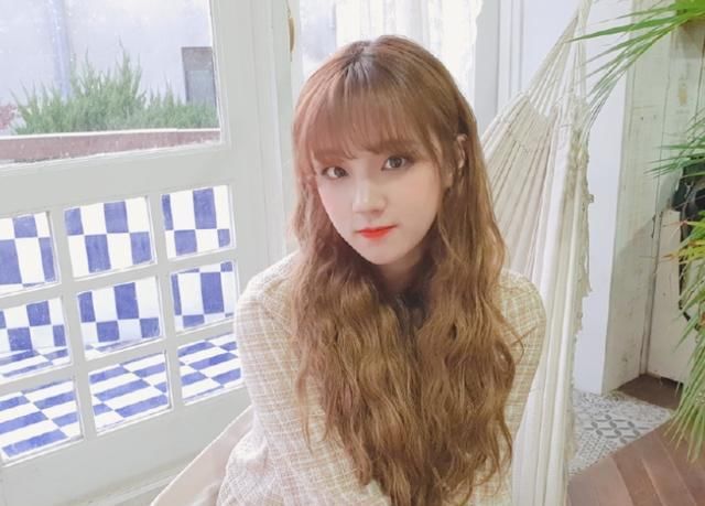  认不出|宋雨琦风格大转变，没了金色头发和空气刘海，粉丝看见都认不出了