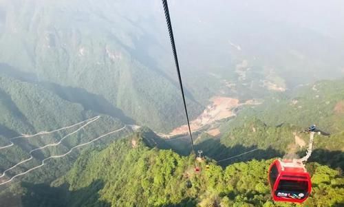  云海奇观|坐着电梯也能上的汉中龙头山究竟有啥美景？