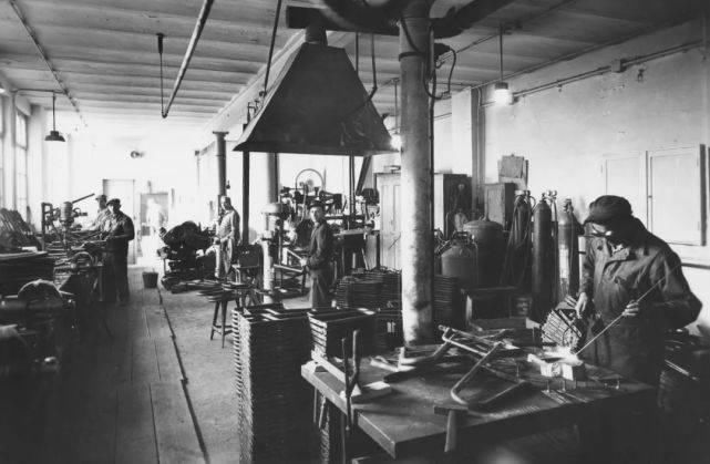  审美|100岁的包豪斯如何撕碎古典审美