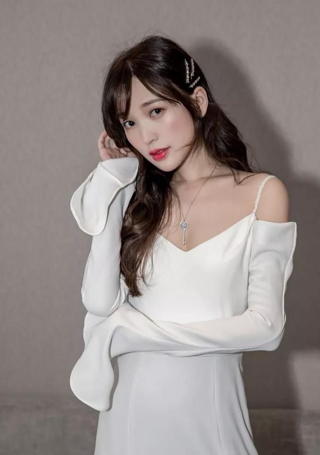  失误|金莎回顾合照门泼妇门，曾被前经纪人骗：《浪姐》让我感受到眷顾