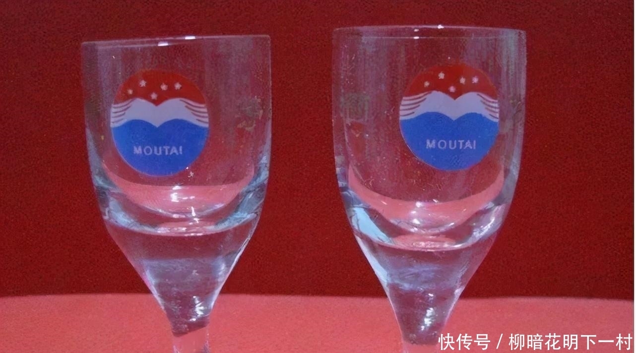 茅台|3千多一瓶的飞天茅台附赠的2个小杯子,作用到底有多少你知道吗?
