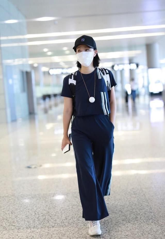 搭配|陶虹也太会穿衣了,将连体裤搭"皮肤衣",腿长直逼一米八