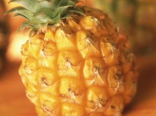 菠萝蛋白酶|让人倒下的不是病,是无知!菠萝的两大“禁忌”,别不当回事