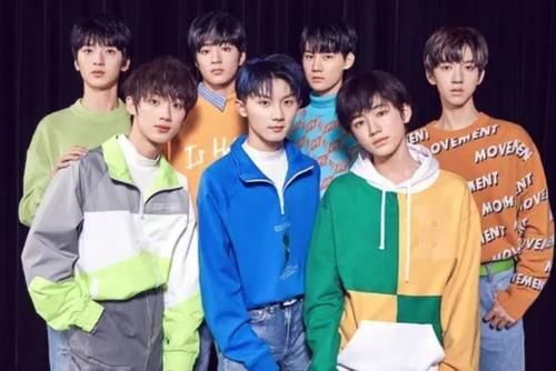 消防|时代少年团公布私生粉画面,不仅宿舍楼下围堵,还爬消防楼梯偷拍