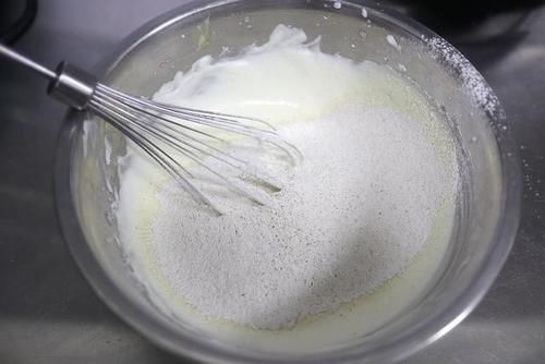 小吃|用1个鸡蛋半碗面，做2人美味早餐小吃，酥香软嫩的华夫饼并不难