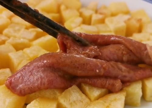 简单|牛肉这样做还是头一次见，简单一蒸，嫩滑鲜香，不错的居家美食